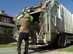 VENTSPILĪ BEZ MAKSAS VAR NODOT NOPĻAUTO ZĀLI UN SAPUVUŠOS ĀBOLUS