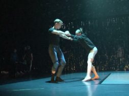 В Вентспилсе состоялся спектакль “Танцпол” в рамках фестиваля Золотая маска в Латвии.