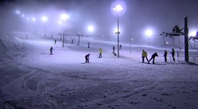 Ventspilī ziemas priekus beidzot var baudīt arī decembrī. Darbojas slēpošanas kalns “Lemberga hūte”.